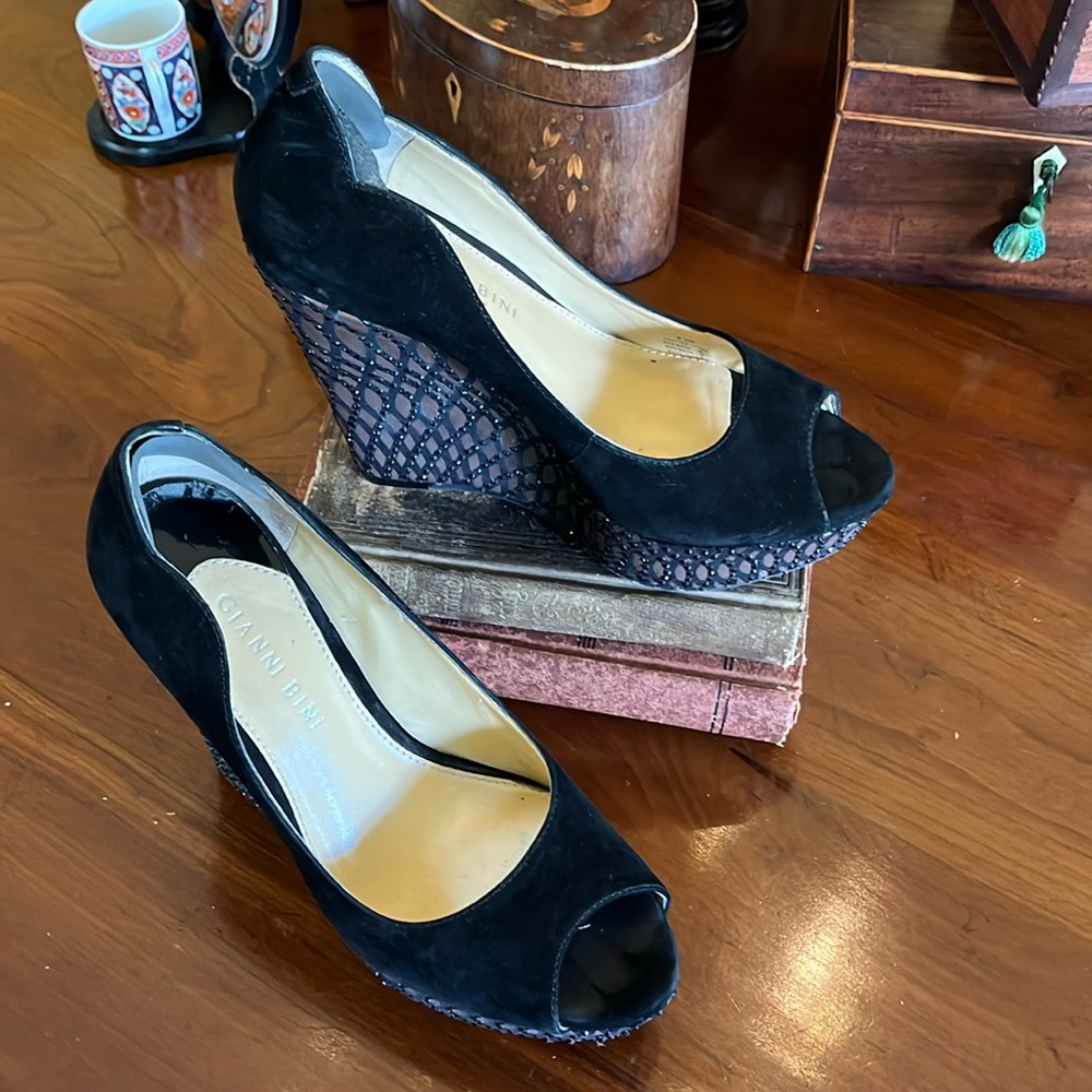 Gianni Bini Women's Black Courts